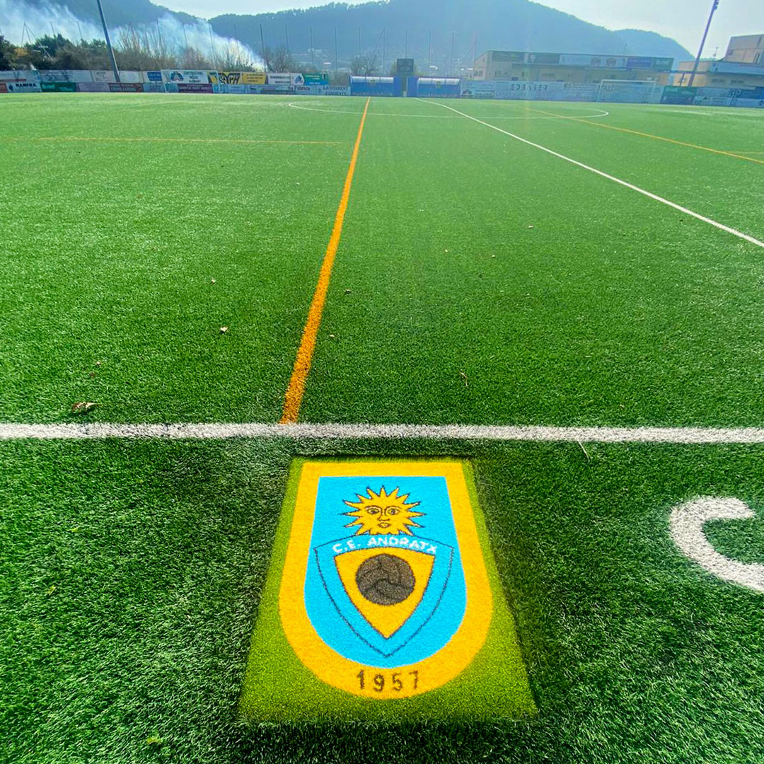 mallorca-grass-cesped-articial-campo-futbol-escudo(1080x1080)