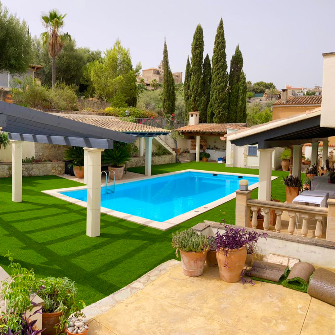 mallorca-grass-cesped-articial-residencial-piscina1(1080x1080)