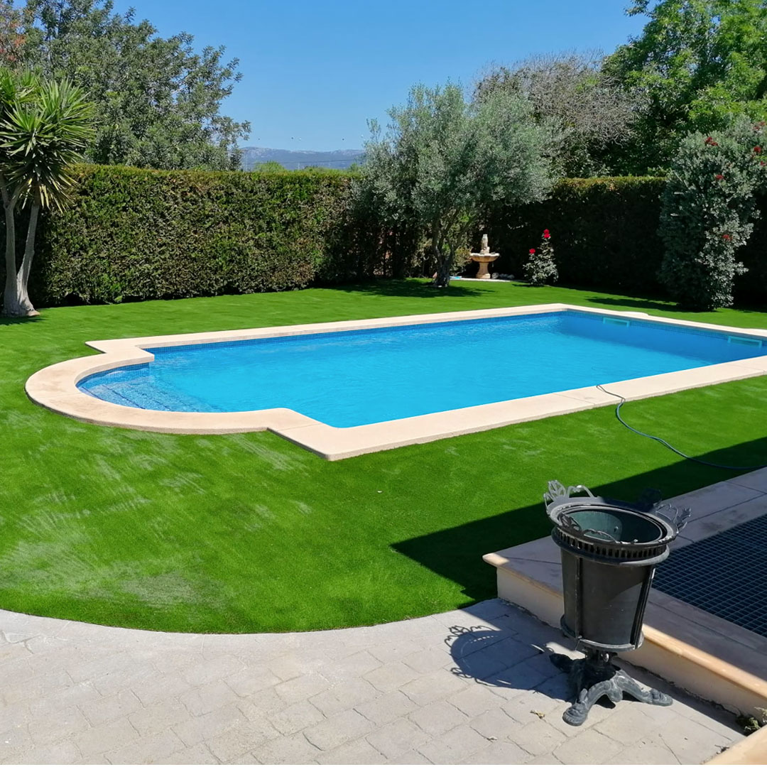 mallorca-grass-cesped-articial-residencial-piscina2(1080x1080)